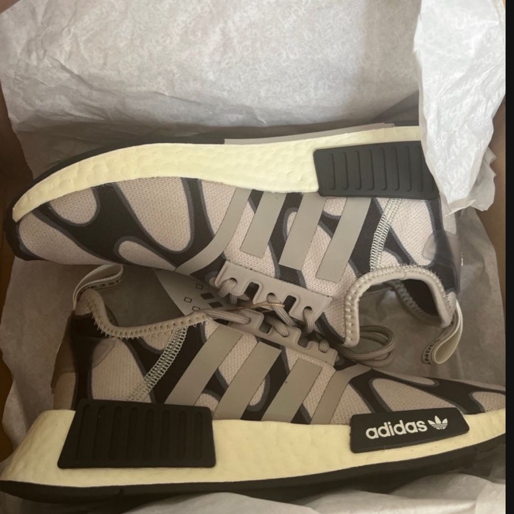 Adidas Women's Marimekko Nmd_r1 Shoes Size 6